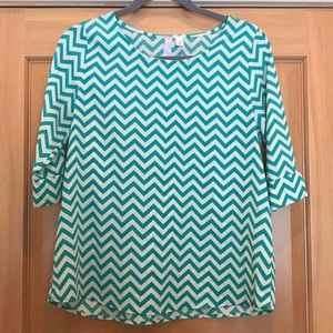 Alya chevron top with three quarter length sleeves